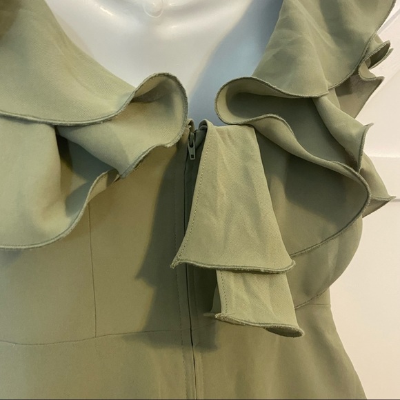 C/Meo Collective Off The Shoulder Ruffle Neckline Short Romper Sage Green Sz S - Picture 7 of 8